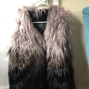 Faux fur ombré vest. Size small. New w/tags